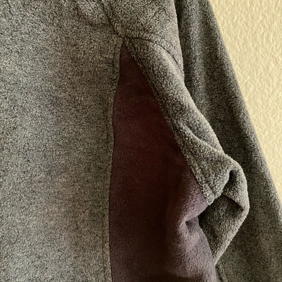 Fleece Columbia Sweater 🥶 - Picture 6 of 6